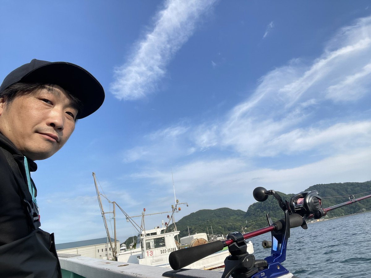 tsuritengu's tweet image. 昨夜、沼津のムギイカ釣り行ってきました！

初めての駿河湾
初めてのプラヅノ仕掛け

全くハマれず残り1時間まで３杯…
そこからコツを掴み始めてなんとか12杯、ツヌケ出来ました！

＃ライトゲームX_H190
＃シーボーグ100JL