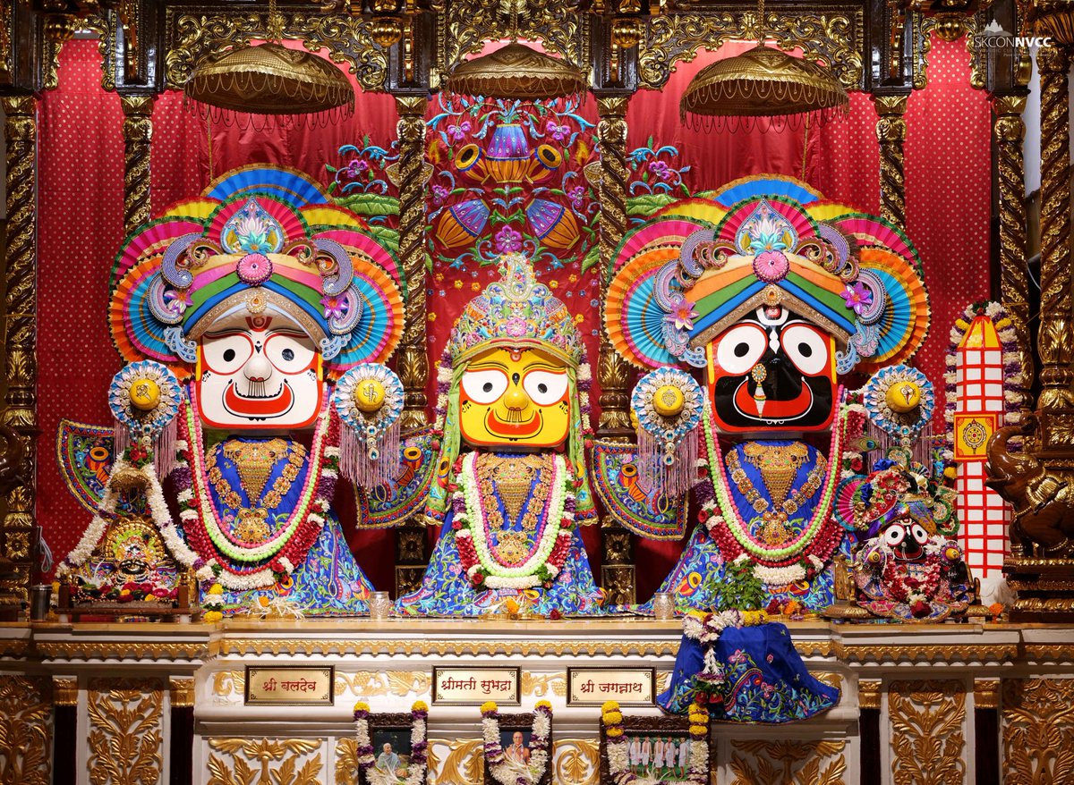 ISKCONPune's tweet photo. 🙏🏽Today's Darshan 📿 🗓29-05-2025🙏
🌷Sri Sri Jagannath Baldev Subhadra🌷
🚩@ISKCONNVCCPune🚩
.
.
#ISKCON #ISKCONNVCC #ISKCONNVCCPune #ISKCONPune
#29thmay #29thmay2025 #Thursday #Vrindavan
#Harinaamsankirtan #Radheshyamdas #Radheradhe
#Sankirtan #Kirtan #Mayapur #Prabhupada https://t.co/HkRkYqXoiK