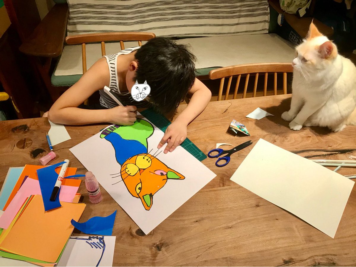 omochi_nam01's tweet photo. 猫が大好き過ぎて、猫しか描かない息子。 保護猫への支援を毎月続け、今回初めてとなるKENの書籍も、KENの希望により、書籍の印税全額を保護猫活動の支援にあてます。この本に込めた彼の想いが、多くの人の心に届きますように…！
【Amazon】https://t.co/ECns23lHuF
【楽天】https://t.co/5Kc98wKv5p https://t.co/Mwj5qztZjI
