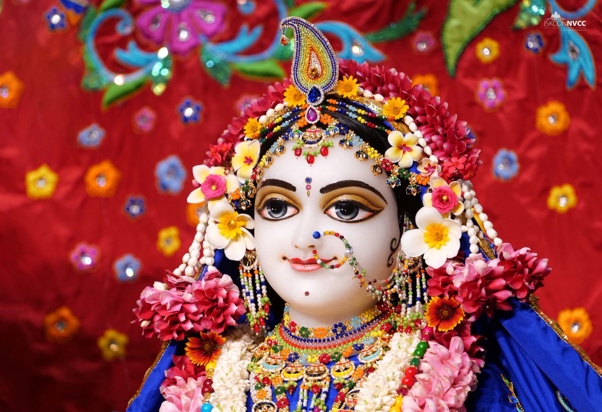 ISKCONPune's tweet photo. 🙏🏽Today's Darshan 📿 🗓29-05-2025🙏
🌷Sri Sri Radhavrindavanchandra🌷
🚩@ISKCONNVCCPune🚩
.
.
#ISKCON #ISKCONNVCC #ISKCONNVCCPune #ISKCONPune
#29thmay #29thmay2025 #Thursday #Vrindavan
#Harinaamsankirtan #Radheshyamdas #Radheradhe
#Sankirtan #Kirtan #Mayapur #Prabhupada https://t.co/SOp8yJFD0H