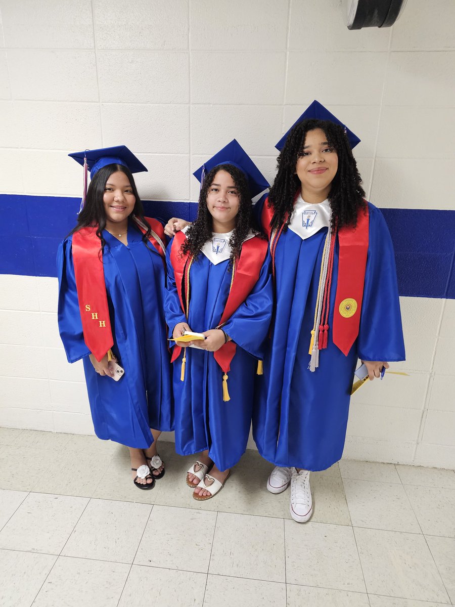 Coachramon77 (@coachramon77) on Twitter photo What a day! Our <a href="/EISDMemorialHS/">Memorial High School</a> <a href="/EISDofSA/">Edgewood ISD</a> Emergent Bilingual students about to graduate! Honduras Nicaragua, and Mexico represented. Congrats! The young men are certified teacher aides with <a href="/CRamirezDeLopez/">Sra Ramirez De Lopez</a> and even taught with my wife <a href="/JOSECARDENASECC/">Jose Cardenas ECC</a>! <a href="/hugo_bil/">HugoBIL</a> <a href="/JRod_EISD/">Joseph Rodriguez</a> What a day! Our <a href="/EISDMemorialHS/">Memorial High School</a> <a href="/EISDofSA/">Edgewood ISD</a> Emergent Bilingual students about to graduate! Honduras Nicaragua, and Mexico represented. Congrats! The young men are certified teacher aides with <a href="/CRamirezDeLopez/">Sra Ramirez De Lopez</a> and even taught with my wife <a href="/JOSECARDENASECC/">Jose Cardenas ECC</a>! <a href="/hugo_bil/">HugoBIL</a> <a href="/JRod_EISD/">Joseph Rodriguez</a>