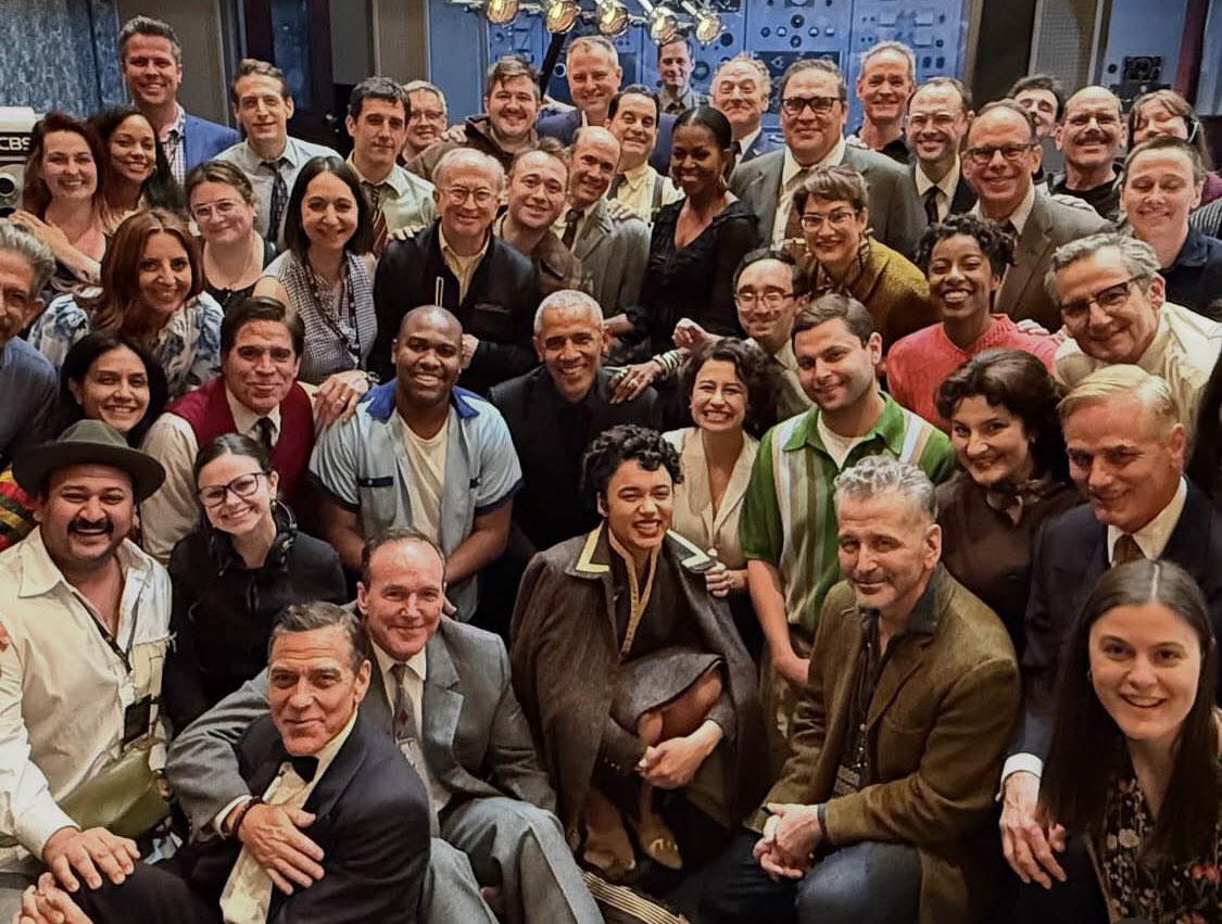 Philinda_AoS's tweet photo. Clark hanging on to his new bestie, George Clooney, along with meeting President Obama. What a NIGHT 

#GoodnightandGoodLuck #GeorgeClooney #ClarkGregg #PresidentObama #NYC #Theatre https://t.co/HbNQQxmlRg