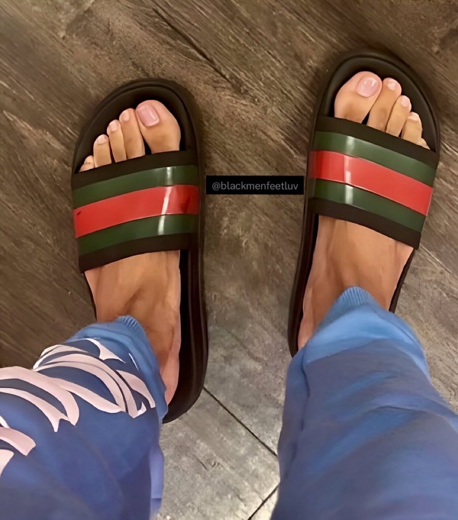 Rt if you like man with sexy toes