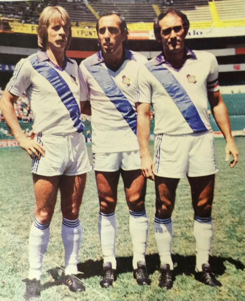 Leyendas Enfranjadas tweet media