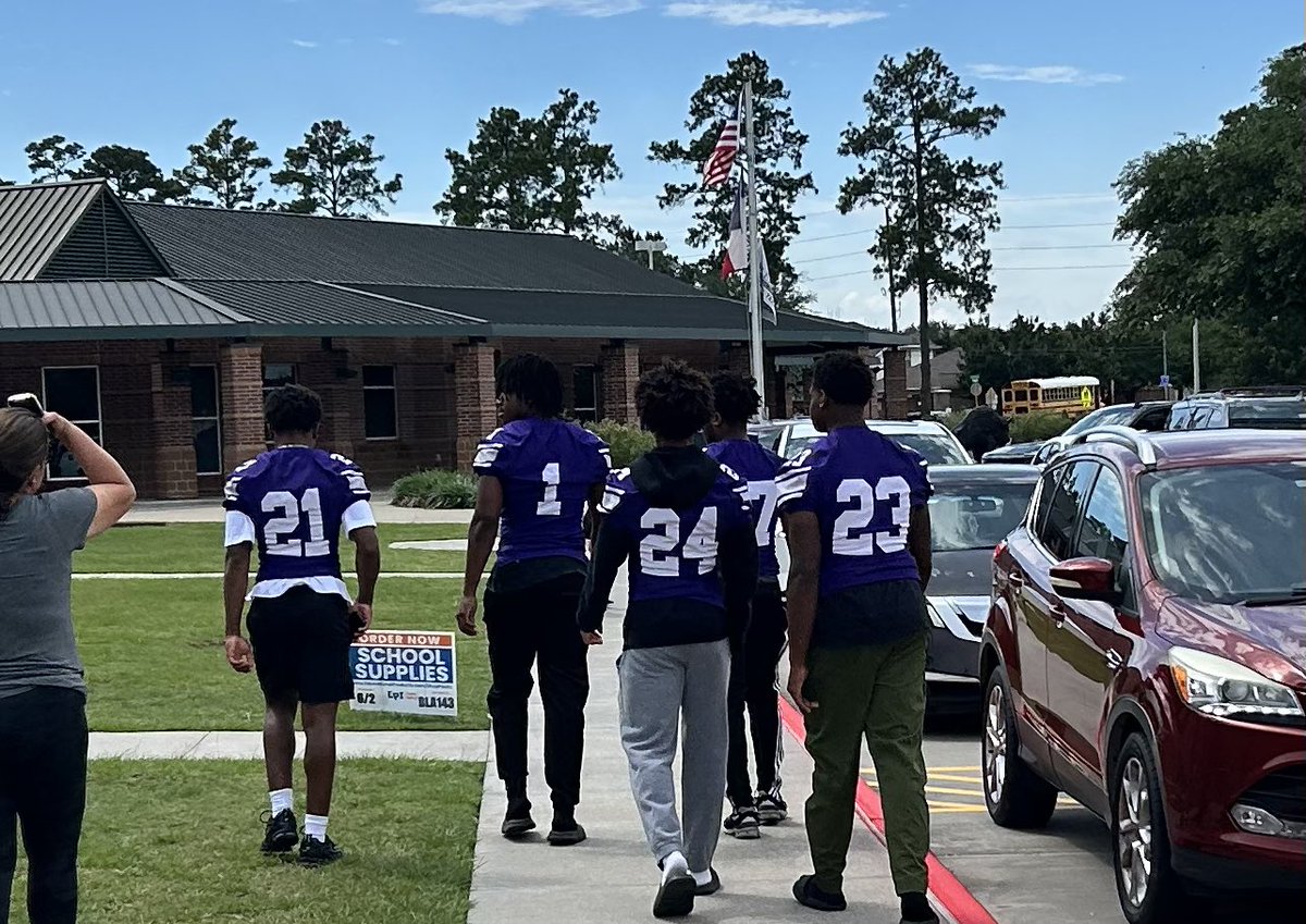 Andres Gomez (@gomezican) on Twitter photo Had a lot of fun taking a few <a href="/KLEINCAINFB/">Klein Cain Football</a> athletes to their old stomping grounds at <a href="/BlackshearKISD/">Blackshear Elem.</a> to connect with some of our future Hurricanes. Special bonus getting to catch up with good friend <a href="/Baker_READ/">Ashley Baker</a>
#CultureofCommitment
<a href="/JahRinLouis1/">Jah’Rin Louis</a> <a href="/Canthjr/">Anthony “AJ” Craft</a> <a href="/JDmoshay/">Jaidel Moshay</a> Had a lot of fun taking a few <a href="/KLEINCAINFB/">Klein Cain Football</a> athletes to their old stomping grounds at <a href="/BlackshearKISD/">Blackshear Elem.</a> to connect with some of our future Hurricanes. Special bonus getting to catch up with good friend <a href="/Baker_READ/">Ashley Baker</a>
#CultureofCommitment
<a href="/JahRinLouis1/">Jah’Rin Louis</a> <a href="/Canthjr/">Anthony “AJ” Craft</a> <a href="/JDmoshay/">Jaidel Moshay</a>