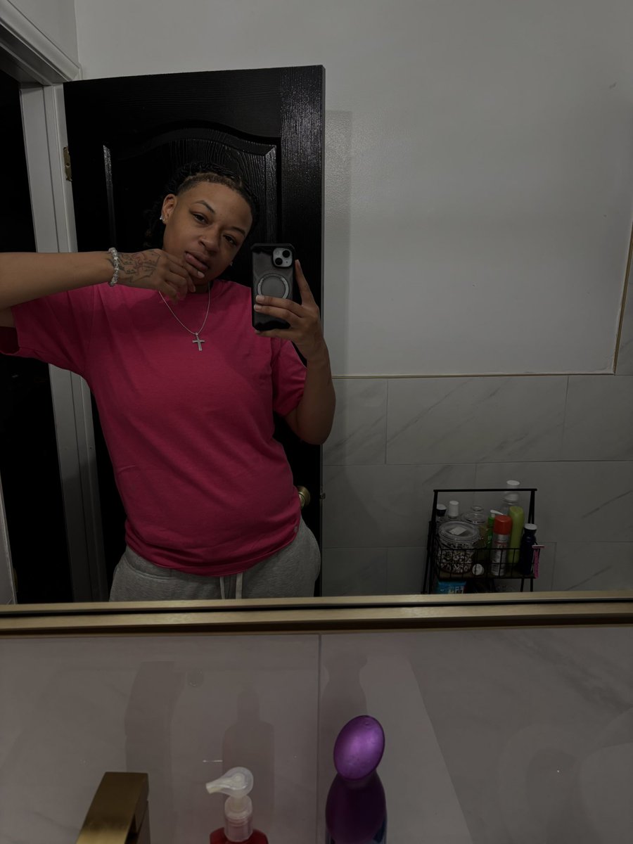 LoxallZ's tweet photo. alexa play fire we make by alicia &amp; max https://t.co/b450PrmRkI