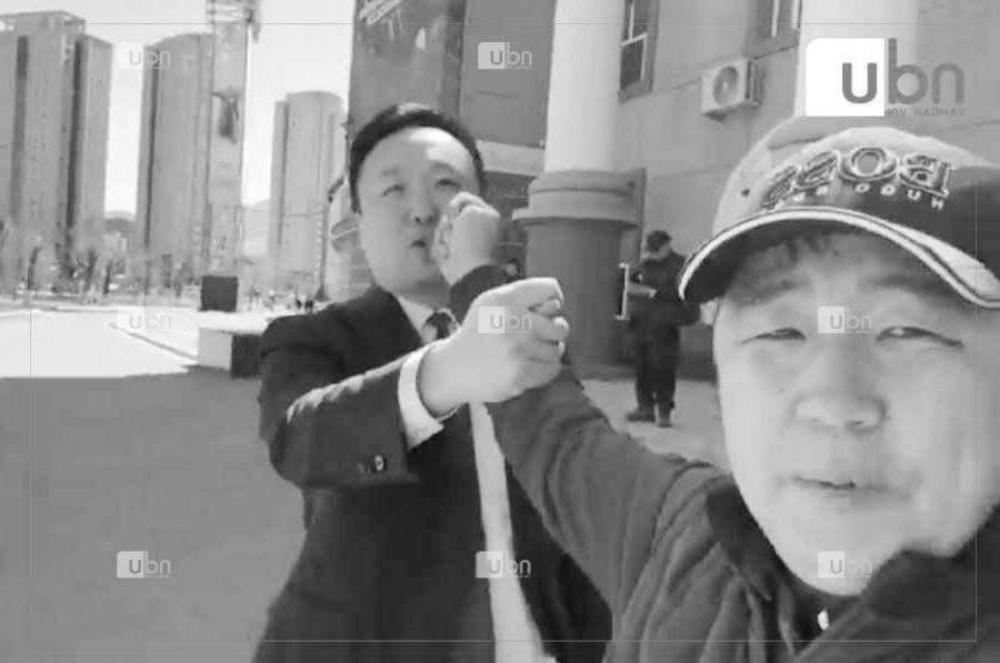 Энэ их хоржоонтой шүү зураг шүү 🤣
Одоо ийм байдалд орсон доо АН МАН