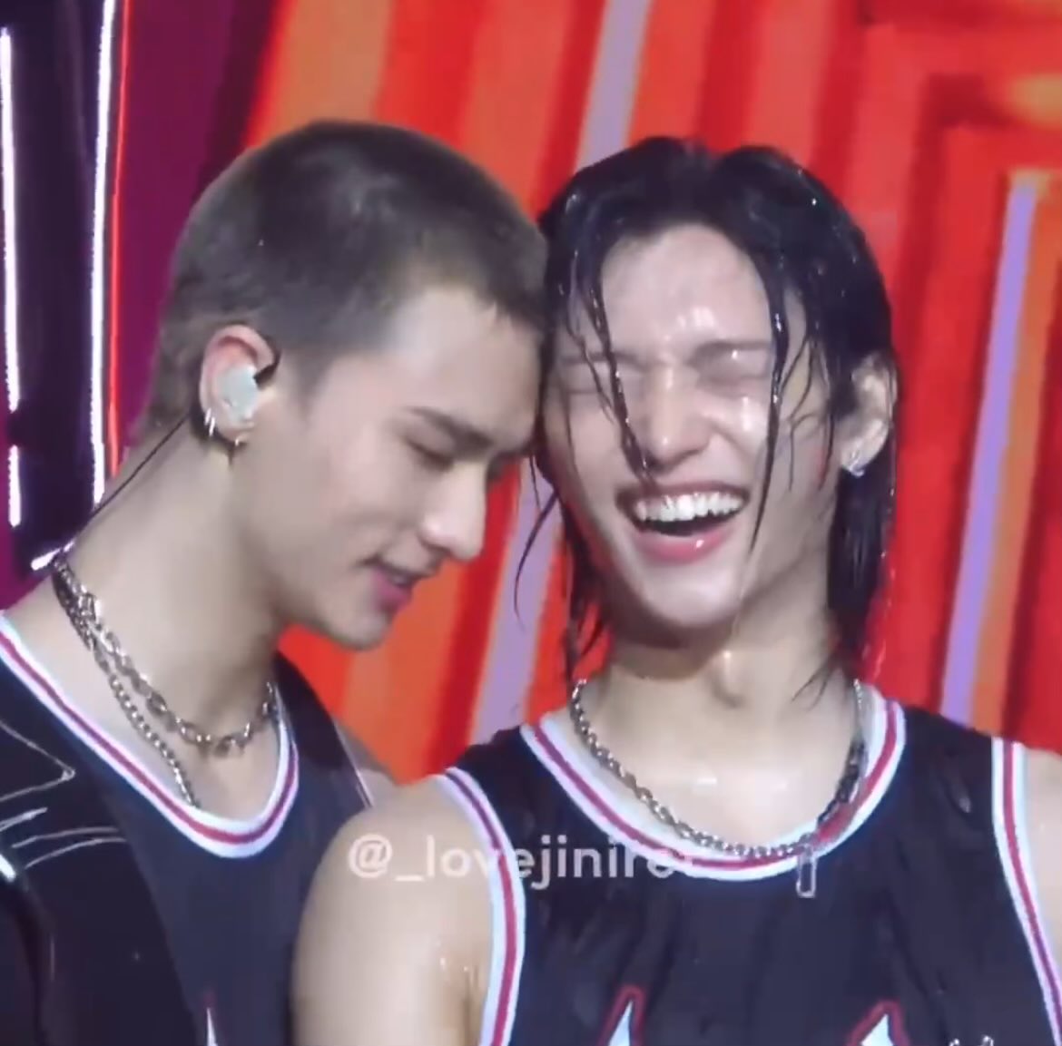 그냥 키스하는게 더나았을듯 top2