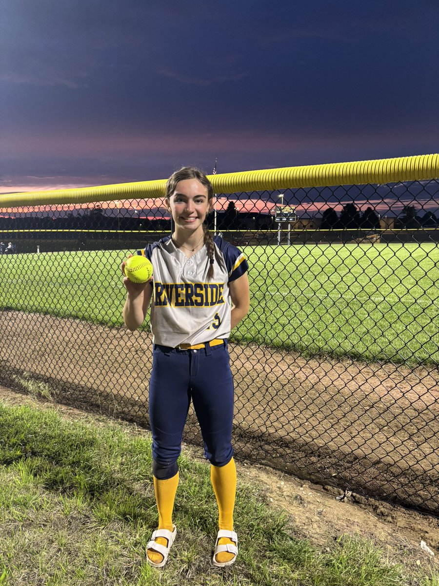 #whohomered 
1st homerun of the season for Kayden Schnack <a href="/KMASports/">KMA Sports</a>