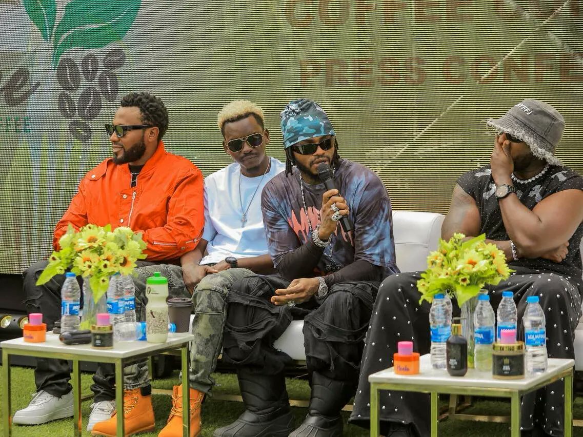 Mwasuze mutya

Bukomansimbi still emerges as Uganda's top coffee producer, producing over 1 million bags, followed closely by Kasese, Lwengo, Masaka, Kalungu and Bugishu region. 

Organizers of the next #coffeemarathonug  consider this info for venue selection. 🚶‍♂️