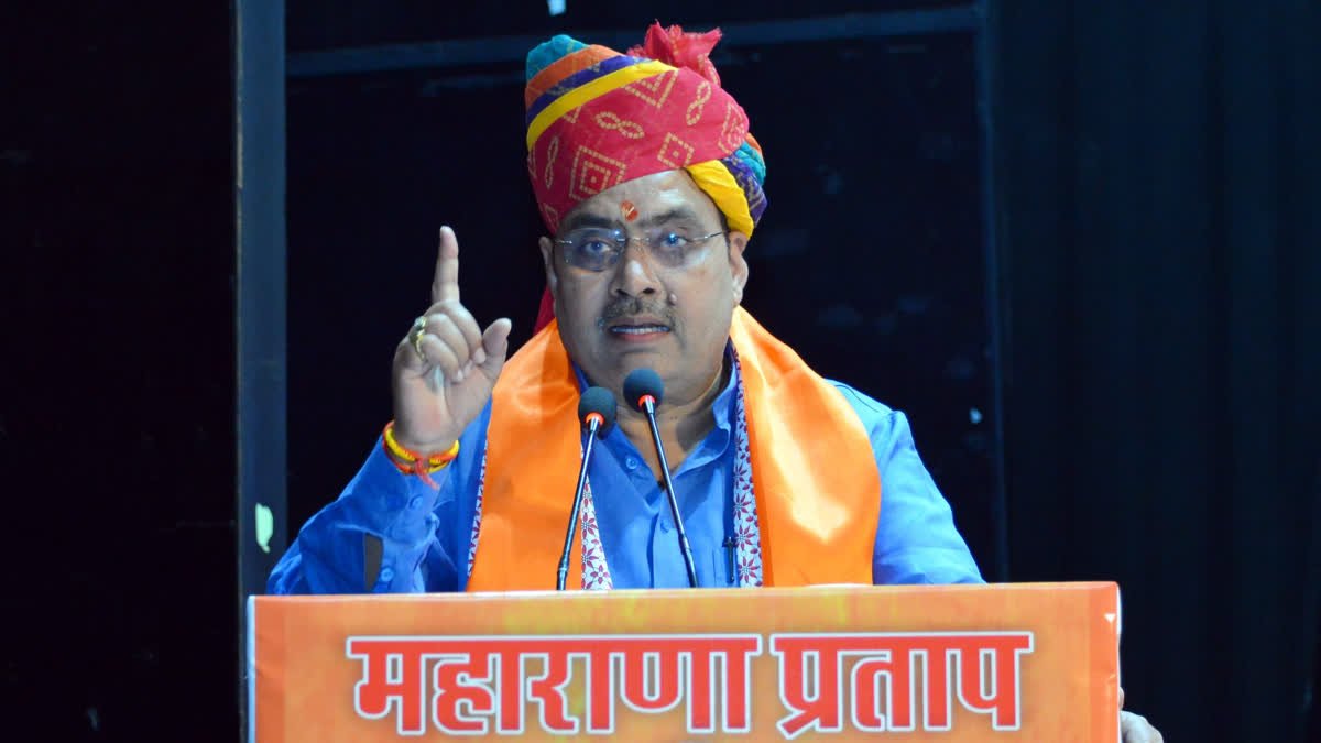 ETVBharatRJ's tweet photo. शौर्य गाथा के रंग: सीएम भजनलाल बोले–महाराणा प्रताप सनातन की शान, उन्हें किसी राज्य या देश में नहीं बांटा जा सकता https://t.co/doUEin81iJ #MAHARANAPRATAPJAYANTI2025 @BhajanlalBjp #Rajasthan #rajasthannews https://t.co/tqaG52rvHG