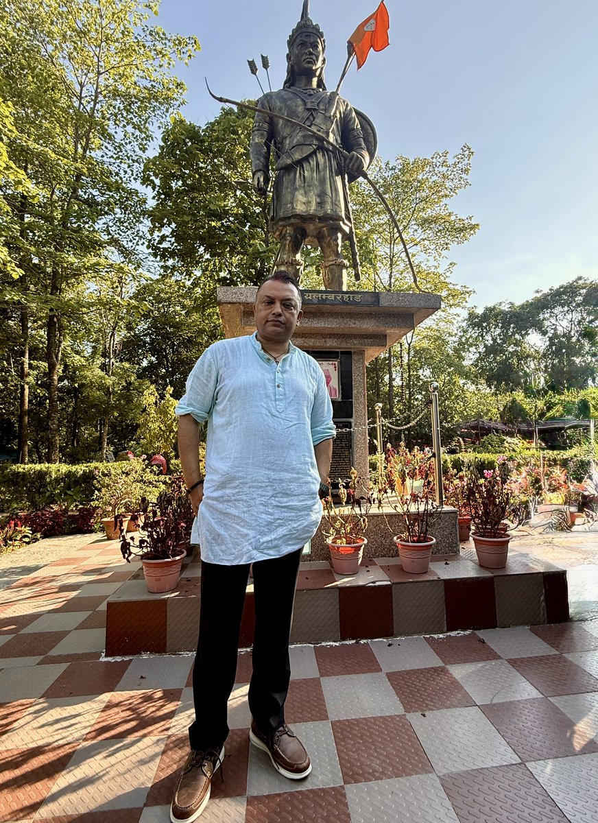 Gagan Thapa (@thapagk) on Twitter photo рд╣рд┐рдЬреЛ рдзрд░рд╛рди рдЖрдПрдХреЛ рдерд┐рдПрдБред рдХрд┐рд░рд╛рдд рд░рд╛рдИ рдпрд╛рдпреЛрдХреНрдЦрд╛ рд╕рд╛рдХреЗрд▓рд╛ рд╕рд╛рдВрд╕реНрдХреГрддрд┐рдХ рдкрд╛рд░реНрдХ рдЕрд╡рд▓реЛрдХрди рдЧрд░реНрдиреЗ рдЕрд╡рд╕рд░ рдорд┐рд▓реНрдпреЛред
рдпрд╕ рд╕реНрдерд╛рдирд▓реЗ рдХрд┐рд░рд╛рдд рд╕рдореБрджрд╛рдпрдХреЛ рд╕рд╛рдВрд╕реНрдХреГрддрд┐рдХ рдЧрд╣рд┐рд░рд╛рдЗ, рдЗрддрд┐рд╣рд╛рд╕ рд░ рдкрд╣рд┐рдЪрд╛рди рдЬреЛрдЧрд╛рдЙрди рдЦреЗрд▓реЗрдХреЛ рднреВрдорд┐рдХрд╛ рд╕рд╛рдБрдЪреНрдЪрд┐рдХреИ рдкреНрд░реЗрд░рдгрд╛рджрд╛рдпреА рд▓рд╛рдЧреНрдпреЛред
рд╕реБрдореНрдирд┐рдорд╛тАУрдкрд░реБрд╣рд╛рдЩ рд░ рдпрд▓рдореНрдмрд░рд╣рд╛рдЩрдХреЛ рд╢рд╛рд▓рд┐рдХрд▓реЗ рдпрд╣рд╛рдБрдХреЛ рдРрддрд┐рд╣рд╛рд╕рд┐рдХ рдЪреЗрддрдирд╛рд▓рд╛рдИ рдЭрдиреИ рдЬреАрд╡рдиреНрдд рд╣рд┐рдЬреЛ рдзрд░рд╛рди рдЖрдПрдХреЛ рдерд┐рдПрдБред рдХрд┐рд░рд╛рдд рд░рд╛рдИ рдпрд╛рдпреЛрдХреНрдЦрд╛ рд╕рд╛рдХреЗрд▓рд╛ рд╕рд╛рдВрд╕реНрдХреГрддрд┐рдХ рдкрд╛рд░реНрдХ рдЕрд╡рд▓реЛрдХрди рдЧрд░реНрдиреЗ рдЕрд╡рд╕рд░ рдорд┐рд▓реНрдпреЛред
рдпрд╕ рд╕реНрдерд╛рдирд▓реЗ рдХрд┐рд░рд╛рдд рд╕рдореБрджрд╛рдпрдХреЛ рд╕рд╛рдВрд╕реНрдХреГрддрд┐рдХ рдЧрд╣рд┐рд░рд╛рдЗ, рдЗрддрд┐рд╣рд╛рд╕ рд░ рдкрд╣рд┐рдЪрд╛рди рдЬреЛрдЧрд╛рдЙрди рдЦреЗрд▓реЗрдХреЛ рднреВрдорд┐рдХрд╛ рд╕рд╛рдБрдЪреНрдЪрд┐рдХреИ рдкреНрд░реЗрд░рдгрд╛рджрд╛рдпреА рд▓рд╛рдЧреНрдпреЛред
рд╕реБрдореНрдирд┐рдорд╛тАУрдкрд░реБрд╣рд╛рдЩ рд░ рдпрд▓рдореНрдмрд░рд╣рд╛рдЩрдХреЛ рд╢рд╛рд▓рд┐рдХрд▓реЗ рдпрд╣рд╛рдБрдХреЛ рдРрддрд┐рд╣рд╛рд╕рд┐рдХ рдЪреЗрддрдирд╛рд▓рд╛рдИ рдЭрдиреИ рдЬреАрд╡рдиреНрдд