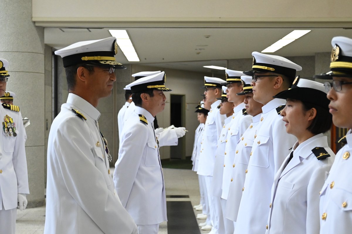 第8期医科歯科看護科幹部候補生課程は修業前の分隊点検 を受けました