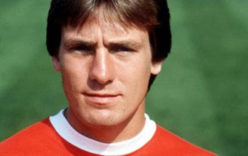 29 May 1959: Steve Gatting born

Versatile midfielder Steve Gatting was a valuable member of Arsenal's squad that reached three successive FA Cup finals.

<a href="/Arsenal/">Arsenal</a>