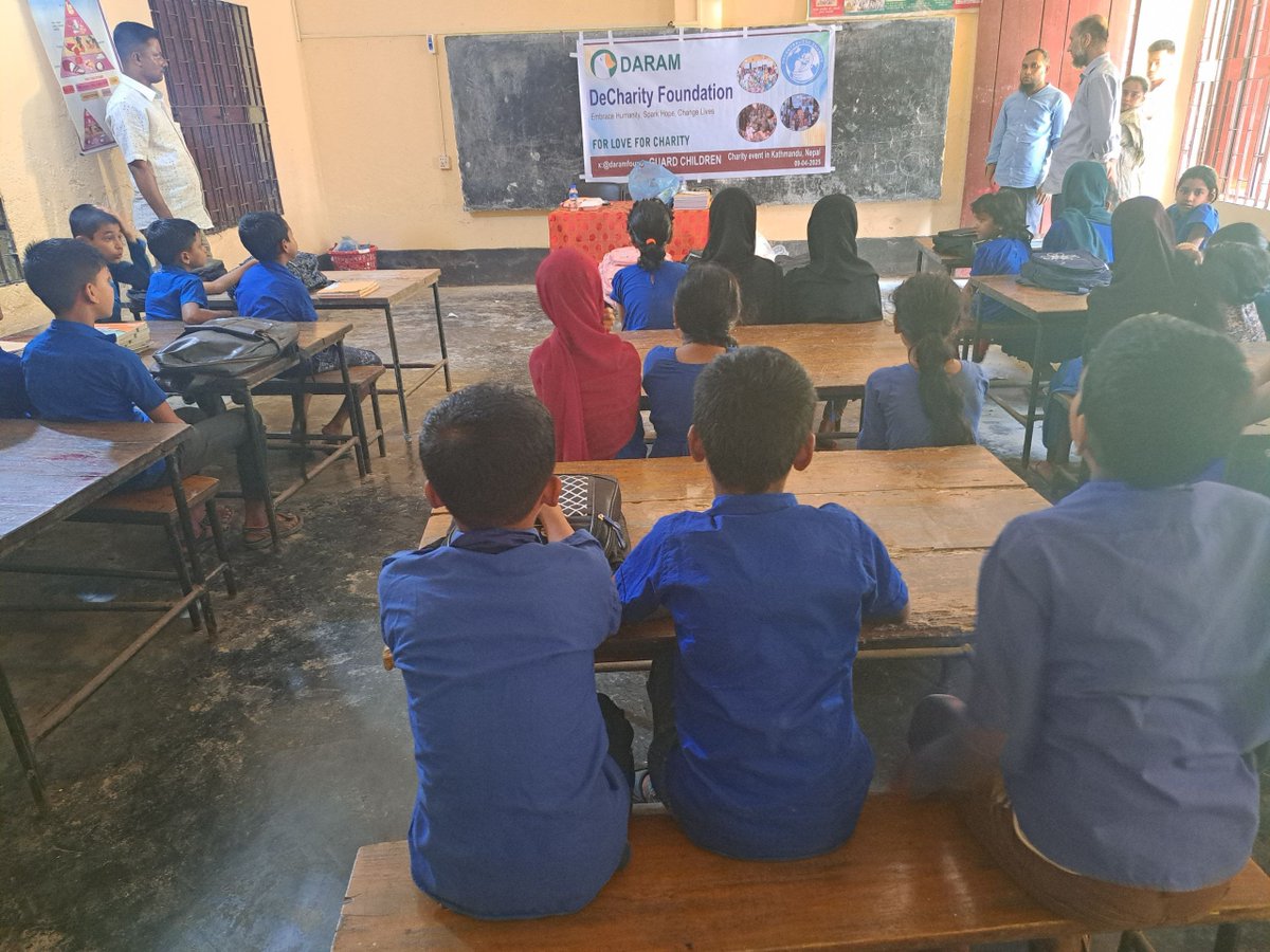 🌟 DeCharity Donation Update (27th Event) 🌟📅 Date: May 2025
📍 Location: Remote Village near Kathmandu, Nepal
❤️ Donation Details:
Total Amount: 300 USD
Total Beneficiaries: Dozens of students at a local primary school
Provided Supplies:
✅ 1 pen ✏️
✅ 1 notebook 📓
✅ 1