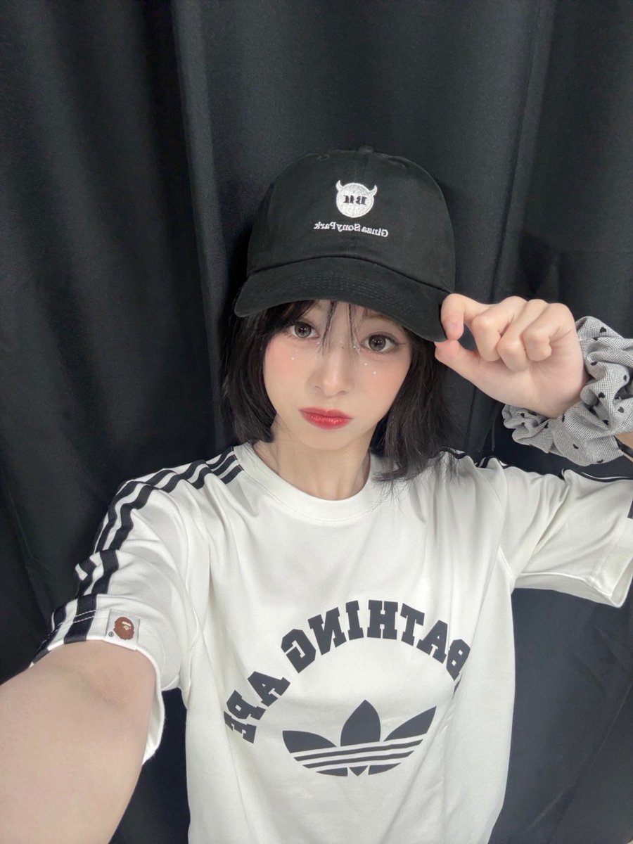 _BABYMONSTER_JP's tweet photo. [📢] #BABYMONSTER_INFO

.˚⊹⁺‧┈┈┈┈┈┈┈┈┈┈┈┈┈‧⁺ ⊹˚.

#BABYMONSTER × Ginza Sony Park 
 　　　    コラボグッズ😈✨

.˚⊹⁺‧┈┈┈┈┈┈┈┈┈┈┈┈┈‧⁺ ⊹˚.

☑キャップ
☑アクリルキーホルダー 4種類（ランダム）

📸
#AHYEON
#RORA
#CHIQUITA

🔗グッズ詳細（地下1・2階で販売中）
https://t.co/ywRBM7lKNI

@ginzasonypark
#SonyPark展2025 #베이비몬스터 #ベイビーモンスター
