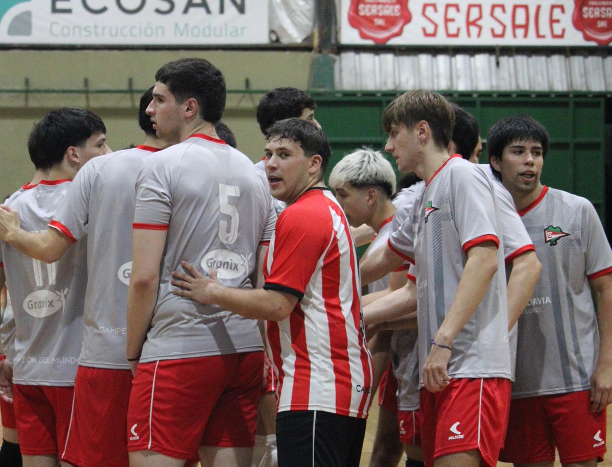 🏐🇦🇹  Partidazo en Universitario con triunfo 3-2 para el local

Torneo FMV - Fecha 9

▫️ ULP 3 - Estudiantes 2 
🔸 19-25, 25-17, 24-26, 25-19, 15-13

🔜 Próximo partido: 3/6 vs Galicia en UNO

#VamosPincha