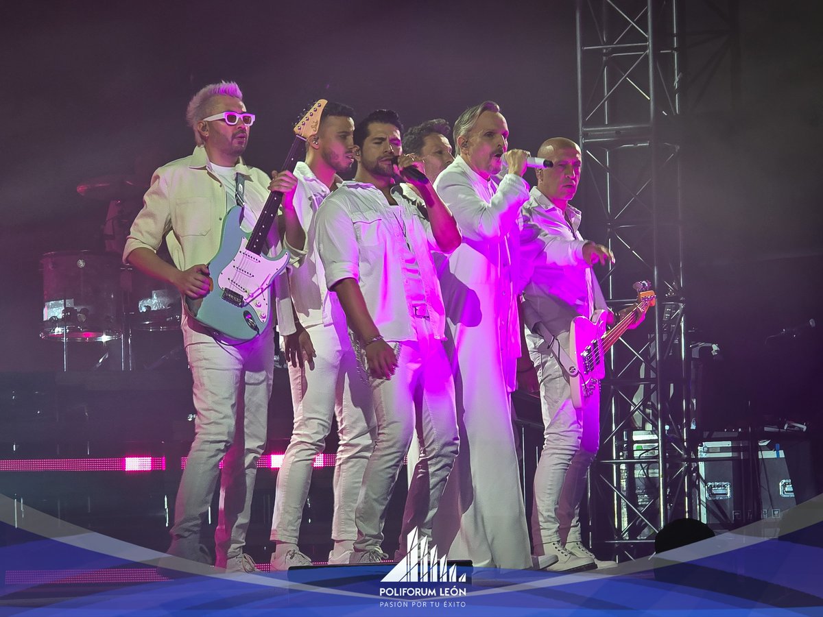 Poliforum León (@poliforumleon) on Twitter photo ¡Así se vivió el concierto de Miguel Bosé!
Una noche de nostalgia se disfrutó el 17 de mayo en <a href="/poliforumleon/">Poliforum León</a>, con el gran cantante español Miguel Bosé, quien dio un recorrido musical con sus mayores éxitos. ¡Así se vivió el concierto de Miguel Bosé!
Una noche de nostalgia se disfrutó el 17 de mayo en <a href="/poliforumleon/">Poliforum León</a>, con el gran cantante español Miguel Bosé, quien dio un recorrido musical con sus mayores éxitos.