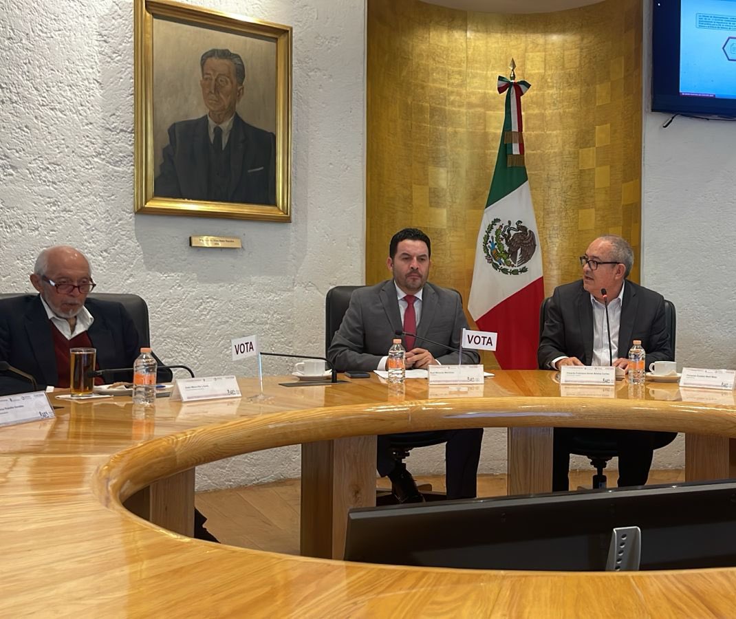 NoelMirandaM's tweet photo. Llevamos a cabo la 2a Sesión Ordinaria del COCODI 2025 de la @CofaaIpn, en la cual se reporta el seguimiento al desempeño institucional de la entidad. https://t.co/pae8LiEoTG