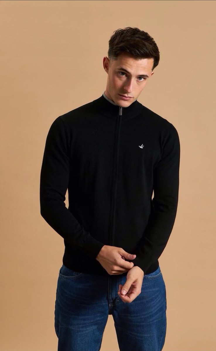 MuchasVecesCrew's tweet photo. @lucasmascaa para @/brooksfield_ar vía publicación de ig ❤️‍🔥

#lsdln #LucasMasca #modelo #piloto #ropa #fashionstyle https://t.co/pHY0vugRNP