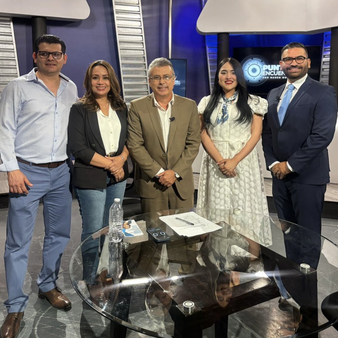 danielacedo2025's tweet photo. ¡Gracias a @marcomoraleslc7 por abrirnos las puertas de Punto de Encuentro en @TMXDigital! 

Un gusto compartir este espacio contigo y con tu audiencia.

¡No se pierdan la entrevista completa! 🔗 https://t.co/vk1TXJpWAV 

#Vota09 #VotaDanielAcedo #TransformemosElPoderJudicial 🗳️ https://t.co/fyESFb3Dkh