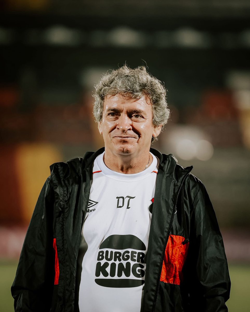 Agradecerte porque nos devolviste la ilusión , la unión entre aficionados-jugadores , el ADN manudo que poco a poco vas trayendo de vuelta. 

La Liga ha estado mal durante años y  vos saliste del retiro para tratar de ayudarnos y eso se lo agradecemos montones. 

Volveremos ❤️🖤