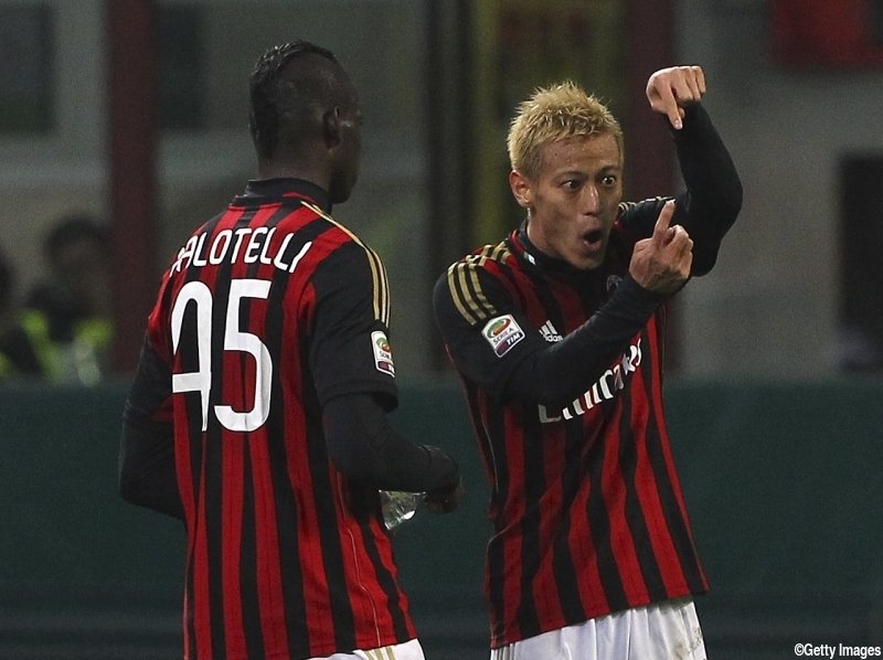 バロテッリが世界で唯一懐いた兄貴分
🇯🇵 本田圭佑さん

「最高の才能の持ち主やから、努力するようにルーティンを変えようと話した。次の日はいつもより40分早く来た。次の日も40分早く来た。3日後、彼はこなかった。あいつはそんな奴です😮‍💨」

…笑
素晴らしすぎるオチ。笑