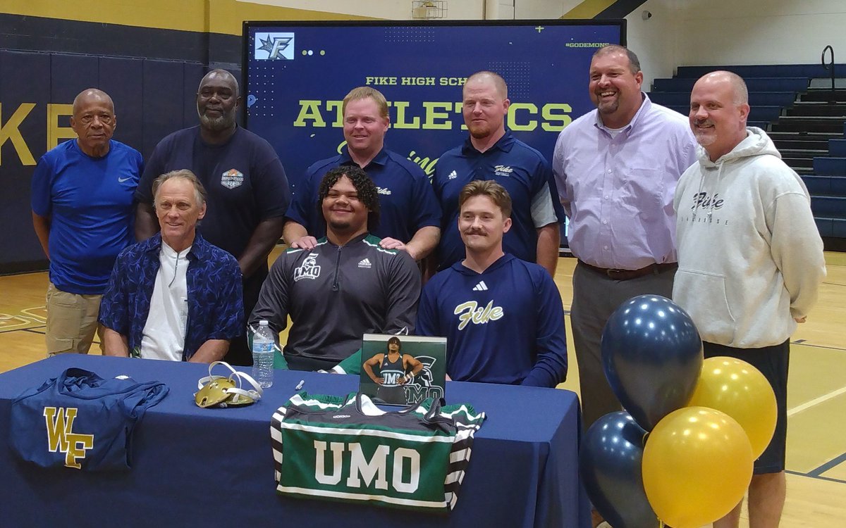 NicholasRo3067's tweet photo. Thankful to all my teammates who pushed me this far and all my coaches who got me to where I am today. Can't wait to see what will happen at UMO! #blessed @coach_cavery @FikeFBCoach https://t.co/iOVkgtX5q9