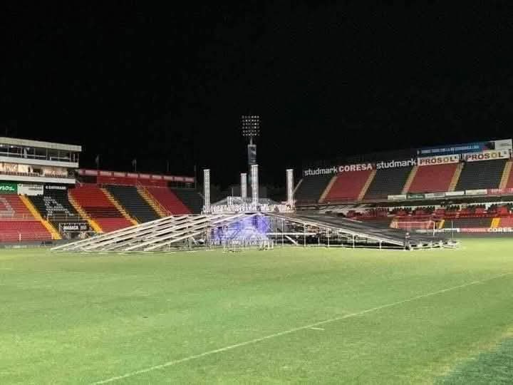 Andcorguz's tweet photo. @real_jesko Dicen que no llegó nadie, pero nadie sabe porque https://t.co/NVf9rnOTcL