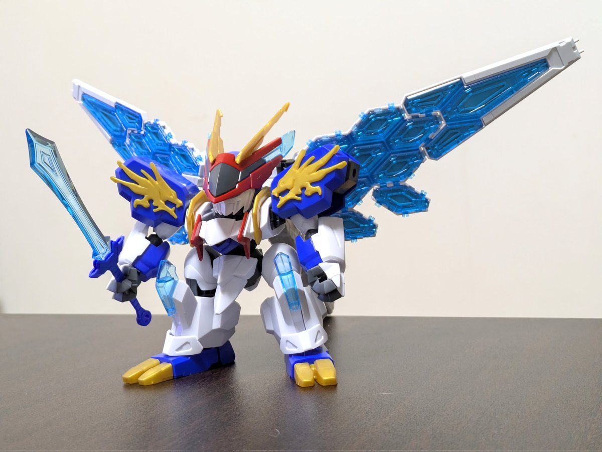 tsukemono_tkmn's tweet photo. #軽い気持ちで作ったら思った以上に反響があった作品
龍王丸+万博ガンダムグラスフェザー
#こんぱち組み https://t.co/mQoFEsrL6U
