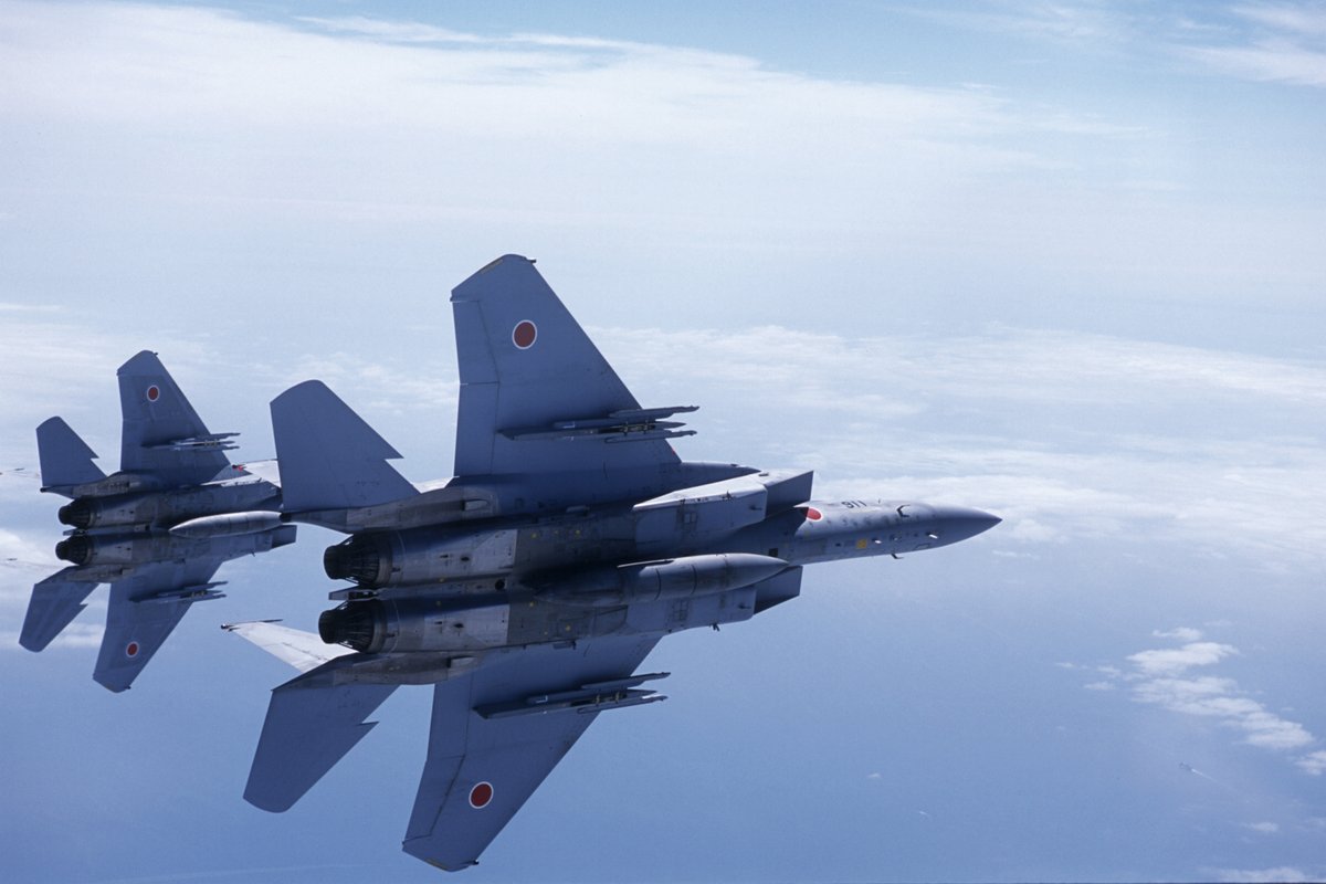 昨日、太平洋において領空侵犯のおそれがあったため、空自南西航空方面隊の戦闘機が緊急発進し、対応しました。防衛省・自衛隊は、引き続き、我が国の領域と国民の皆様の平和な暮らしを守るため、２４時間３６５日、対応に万全を期していきます。※写真は資料画像
#航空自衛隊 #スクランブル #F15