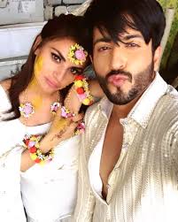 चलो आज फिर थोडा मुस्कुराया जाये,
बिना माचिस के कुछ लोगो को जलाया जाये.....!!!🥰🥰

<a href="/DheerajDhoopar/">Dheeraj Dhoopar</a> <a href="/AryaSmilesa/">shraddha arya</a>