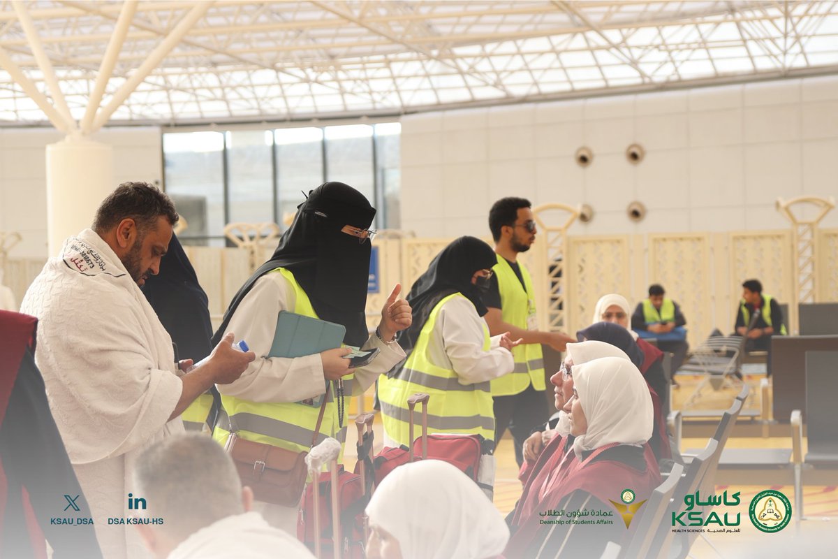 عمادة شؤون الطلاب (@ksau_dsa) on Twitter photo <a href="/Dr_b_almuqbil/">بدر المقبل</a> جانب من تغطية مسار التثقيف والتوعية في مطار الملك عبدالعزيز الدولي ببرنامج كاساو للتطوع بالحج 2025 <a href="/Dr_b_almuqbil/">بدر المقبل</a> جانب من تغطية مسار التثقيف والتوعية في مطار الملك عبدالعزيز الدولي ببرنامج كاساو للتطوع بالحج 2025