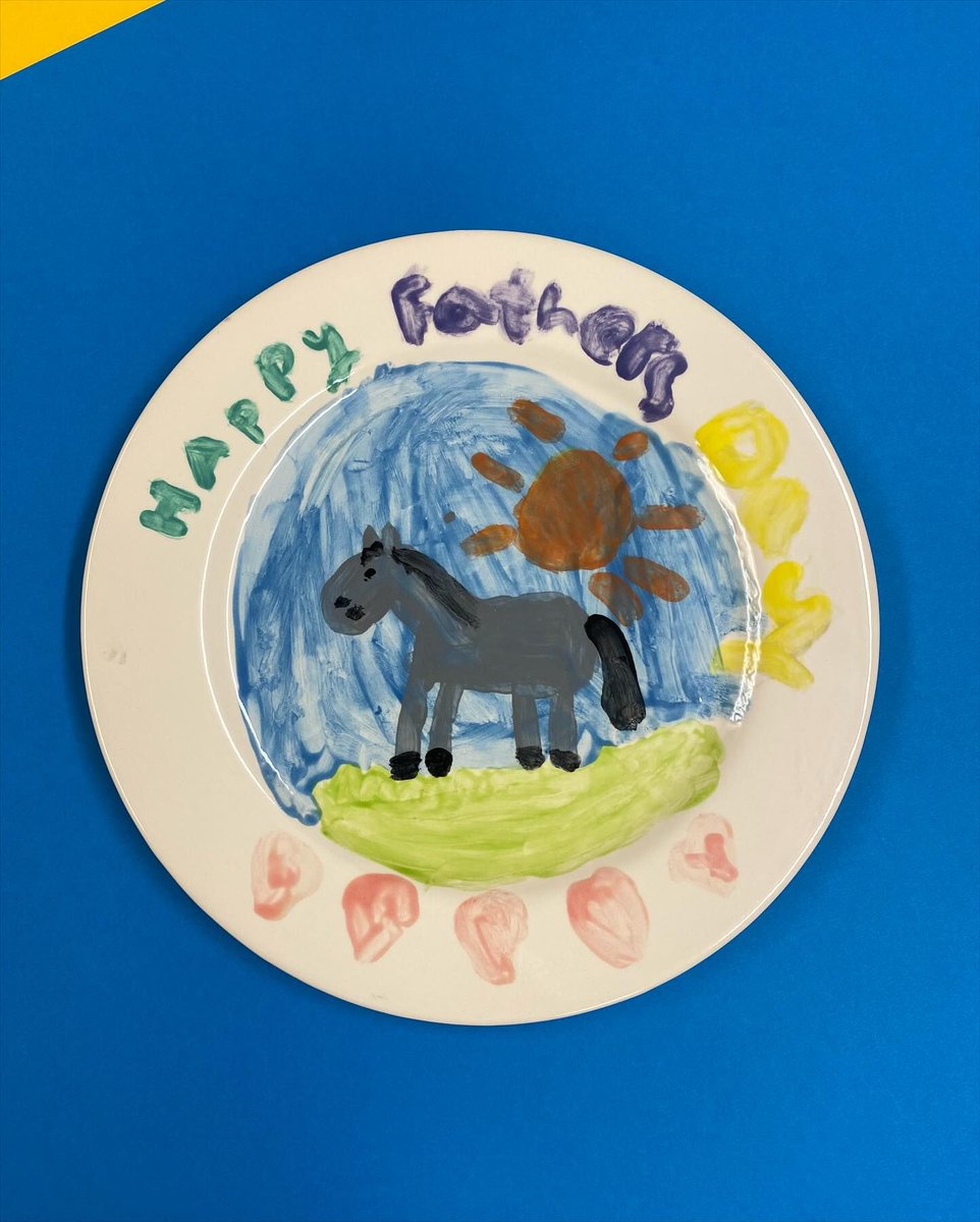 LoveNewmarket's tweet image. Have you sorted your Father's Day gifts yet? If not, there's still time to paint with Studio Scribbles 🎨  Call 01638 661555 to book your session this half term.

#StudioScribbles #FathersDay #SupportLocal #SupportOurHighStreet #LoveNewmarket #Newmarket #NewmarketSuffolk