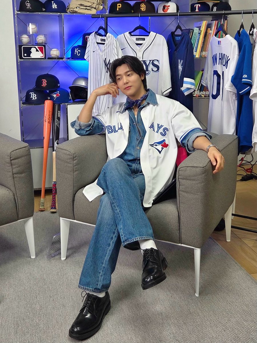 [📸] MLB Korea 메이저 리그 톡 EP10

✔ youtu.be/EcJbZ9GA9Hg

#CNBLUE #씨엔블루 #강민혁 #KANGMINHYUK