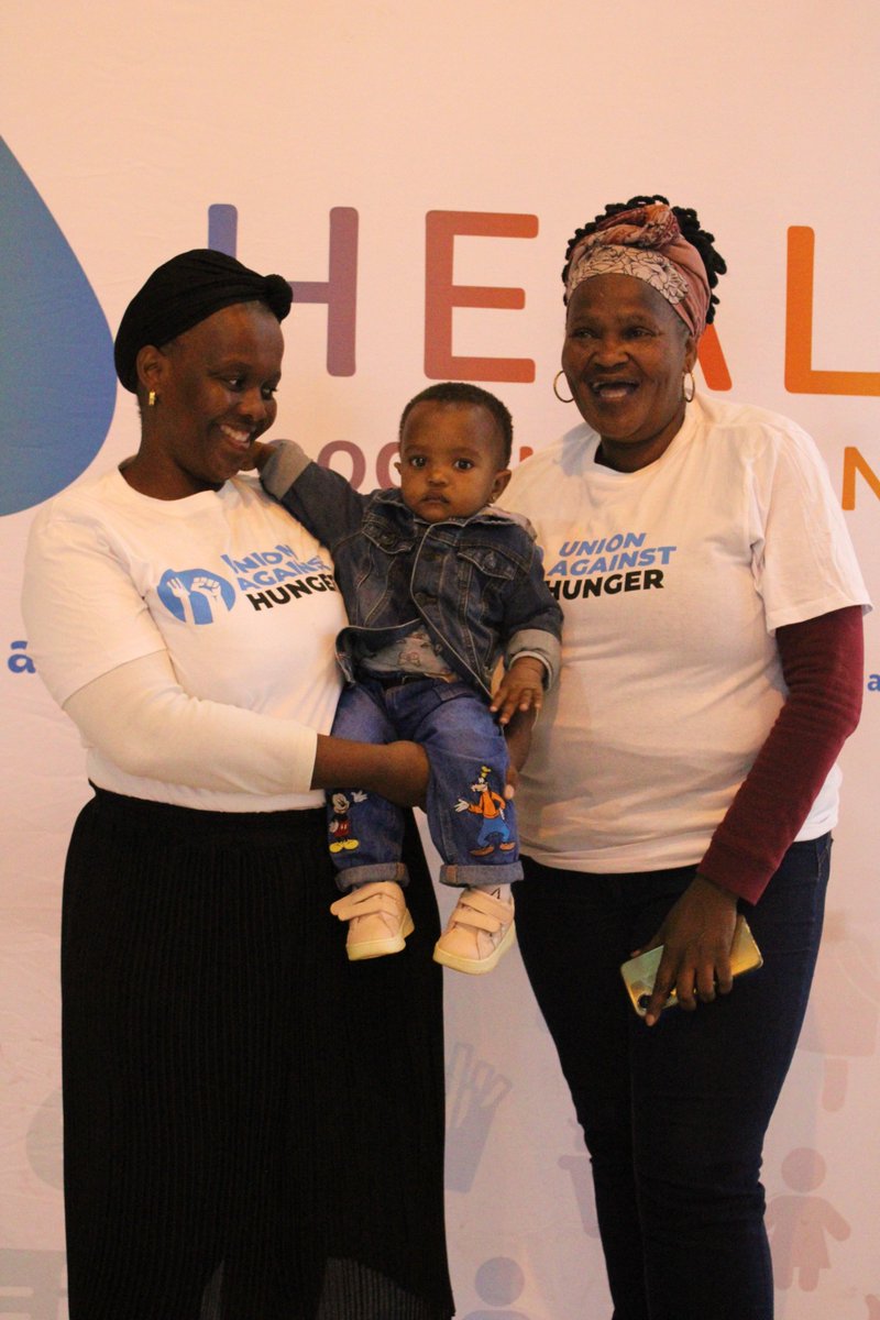 heala_SA's tweet photo. What a day in Lenasia South with @UAH_za! πΏπ¦β¨On #WorldHungerDay, we demanded:β¨π’ Drop food pricesβ¨π’ Protect food rightsβ¨π’ End hunger now
15.3 million South Africans canβt wait. Sign the petition: https://t.co/g4Afn6A1Qyβ¨#EndHungerNow #UnionAgainstHunger #FoodJustice https://t.co/M8vbs7WKUr