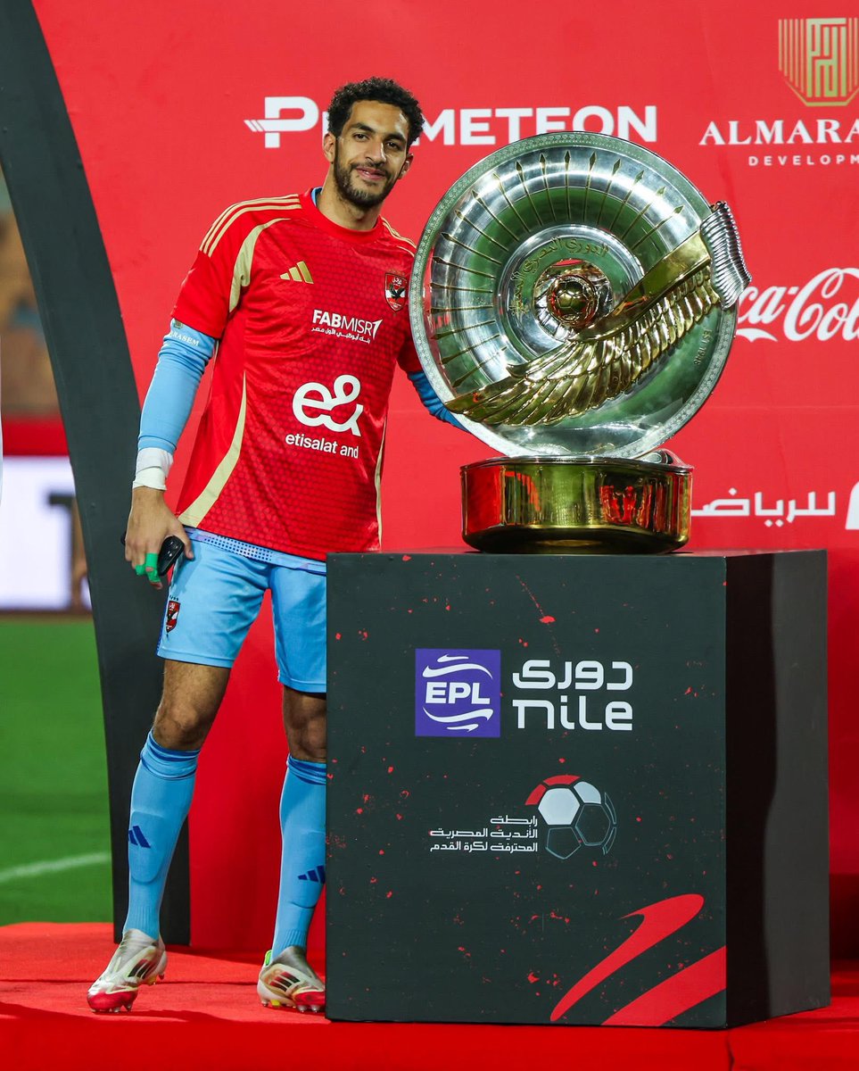 الحمدلله دائماً وأبداً ♥️🙏🏻
Just <a href="/AlAhly/">‏النادي الأهلي</a> things 🏆
الدوري في مكانه 🏆🦅