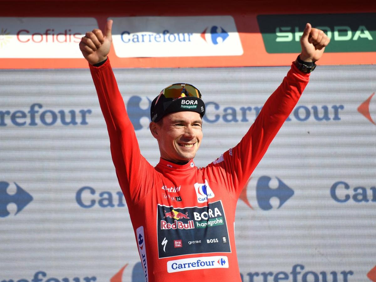 "La Vuelta a España regresará a Canarias en 2026 con cuatro etapas finales en Gran Canaria y Tenerife" El Teide y el Pico de las Nieves decidirán la general en una edición histórica, será la segunda vez que La Vuelta vuelve al Archipiélago 38 años después. atlanticohoy.com/deportes-sa/vu…