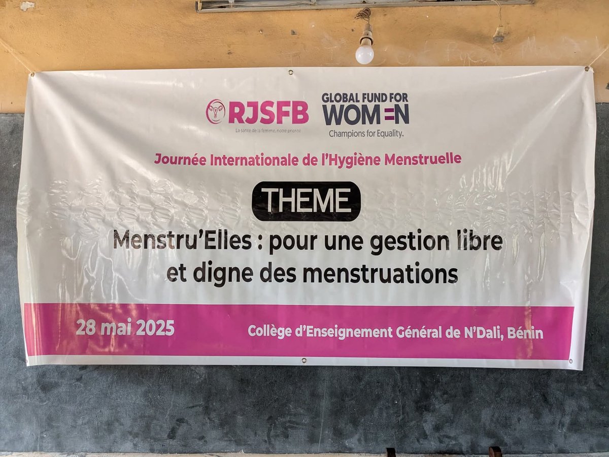 jeunessagefemme's tweet photo. 🌸 MENSTRU’ELLES : Pour une gestion libre et digne des menstruations 🌸
📍 *Collège d’Enseignement Général de N’Dali*

À l’occasion de la Journée internationale de l’hygiène menstruelle, le Réseau a rencontré 130 élèves filles âgées de 12 à 18 ans pour une journée de partage . https://t.co/qu3MubIeUK