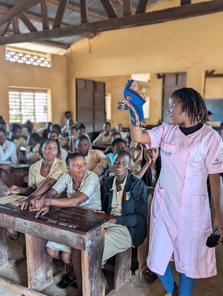 🌸 MENSTRU’ELLES : Pour une gestion libre et digne des menstruations 🌸
📍 *Collège d’Enseignement Général de N’Dali*

À l’occasion de la Journée internationale de l’hygiène menstruelle, le Réseau a rencontré 130 élèves filles âgées de 12 à 18 ans pour une journée de partage .