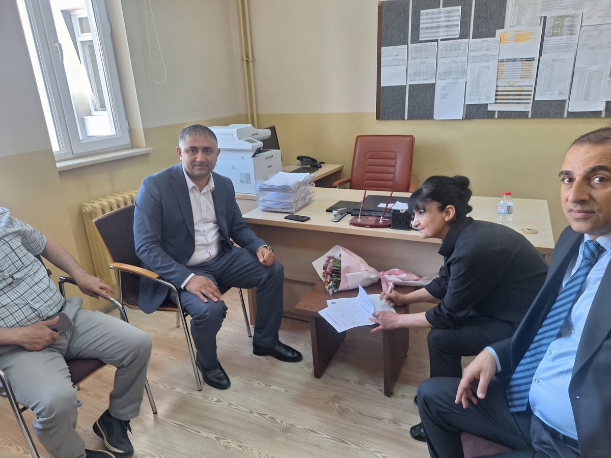 Bugün dünden daha güçlüyüz Abdulhamit Han Orta Okulunda Hatice Fırat hanımefendi sendikamıza üye oldu. Varlığı daim olsun. Var olsun Türk Eğitim Sen.