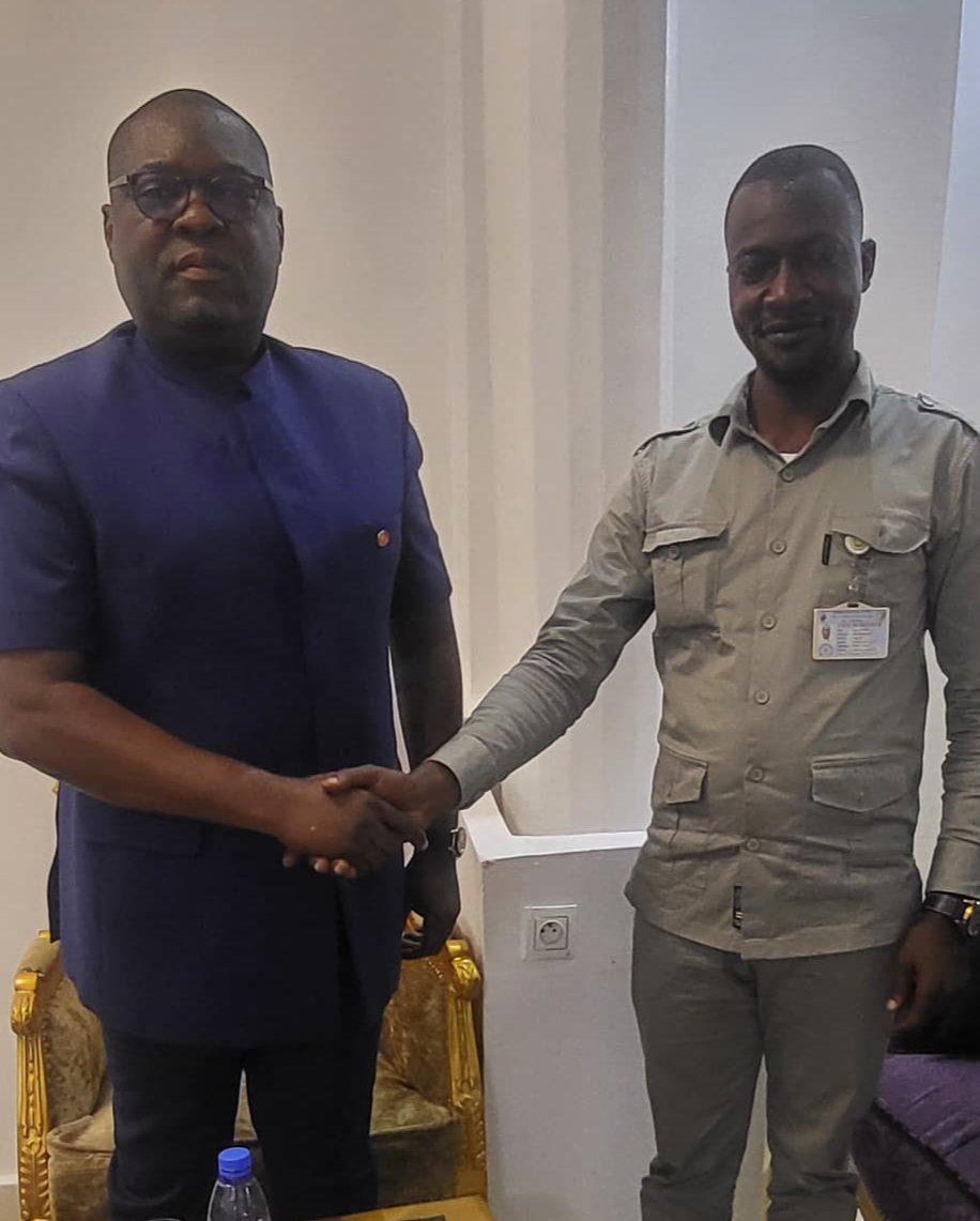 PeterShemabin's tweet photo. En sa qualité de Député Provincial, élu de Lusambo, Me Jules Lodi Emongo, un homme épris d'hospitalité avait accueilli hier, 28 mai 2025, ses collègues députés venus du Sankuru pour répondre à l'invitation du VPM, un fait qui ne peut nullement susciter des polémiques.
À suivre... https://t.co/CNlXkkiJOY