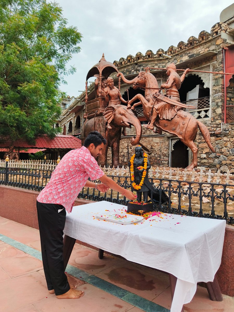 MORDHWAJ99's tweet photo. आज मेवाड़ की ऐतिहासिक धरा पर वीर शिरोमणि महाराणा प्रताप की जयंती पर पुष्पांजलि अर्पित करने का सुअवसर प्राप्त हुआ। https://t.co/7yngVyBrWq