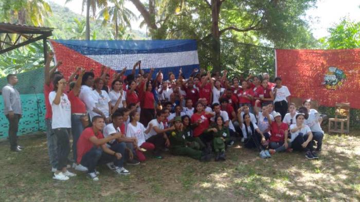 #Cuba ...Hoy la resistencia marca el sendero de la victoria (...) nuestra voluntad para seguir empujando al país y a nuestro pueblo, al que hay que hacerle un monumento (...) El Uvero fue la semilla de la esperanza donde, con recursos limitados, se pudo triunfar».