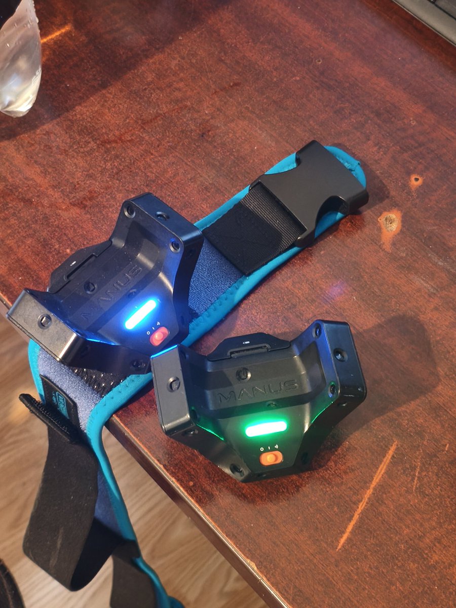 After less than 2 years of usage, one of my <a href="/ManusMeta/">MANUS™</a> Pro trackers has stopped pairing to any steamVR dongle, and support says there's nothing they can do about it.
Quite disappointing considering the cost PER tracker including shipping was over 200 euros :b
Long live the vives