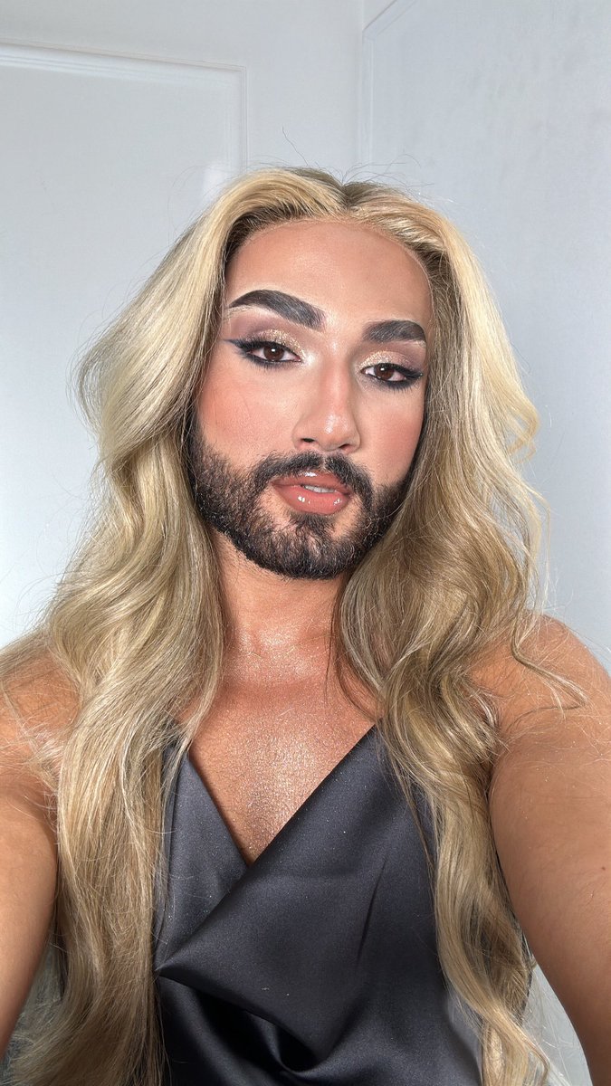 Manuel ehliyeti tek seferde alan kız: