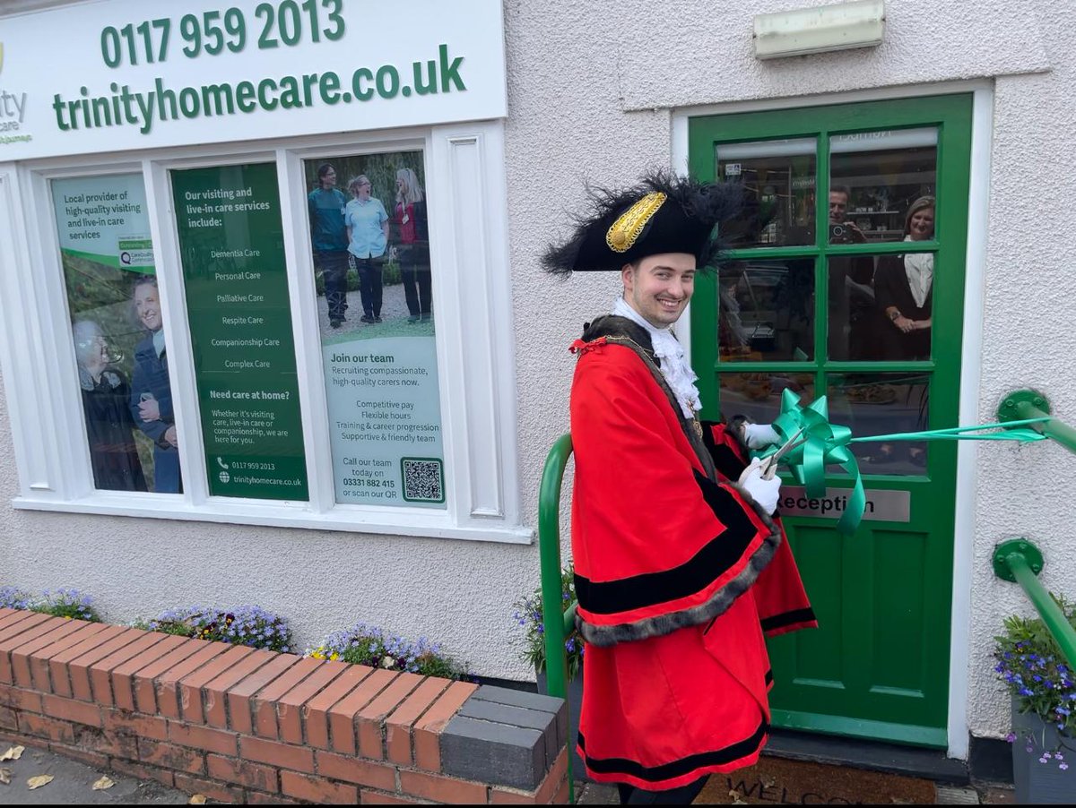 brislordmayor's tweet image. Delighted to visit Premier Homecare as part of their integration with Trinity Homecare in Westbury-on-Trym yesterday 🫂
✂️ The event marked a re-launch of the site and facilities, strengthening their offer as a local provider 👏
It was a joy to meet and greet with staff!🙌