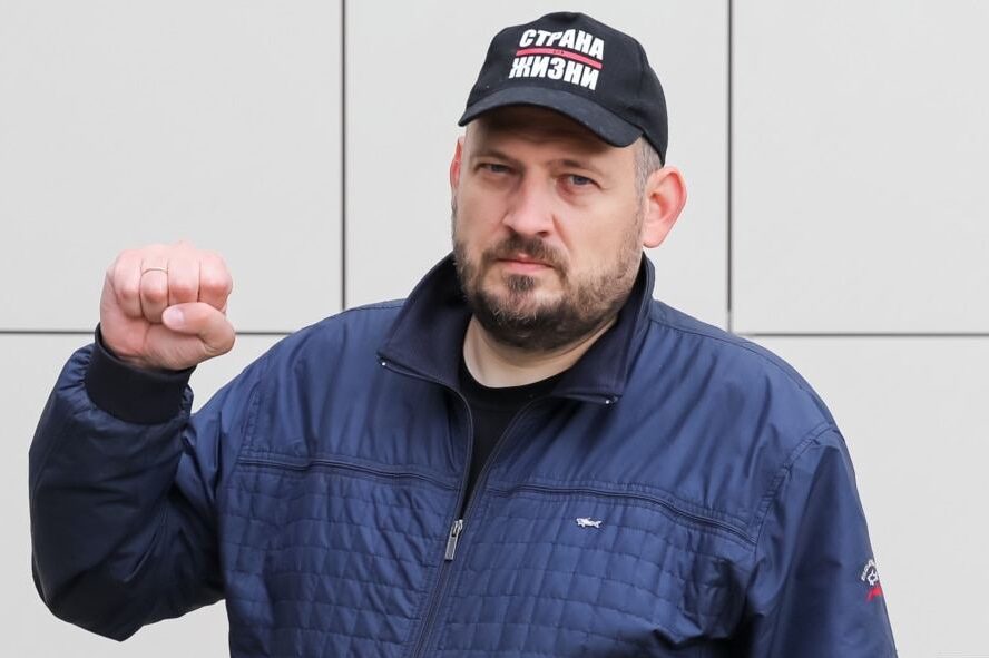 Pavel Latushka (@pavellatushka) on Twitter photo 5 years ago, Siarhei Tsikhanouski, husband of <a href="/Tsihanouskaya/">Sviatlana Tsikhanouskaya</a>, was arrested after a regime provocation
800+ days he’s been held incommunicado &tortured —not for dreaming of change, but for daring to fight for it.
His freedom &that of 1200+ political prisoners— is our top priority 5 years ago, Siarhei Tsikhanouski, husband of <a href="/Tsihanouskaya/">Sviatlana Tsikhanouskaya</a>, was arrested after a regime provocation
800+ days he’s been held incommunicado &tortured —not for dreaming of change, but for daring to fight for it.
His freedom &that of 1200+ political prisoners— is our top priority
