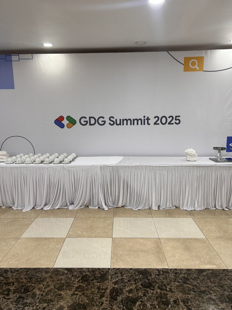 Codebug_'s tweet image. Day 1, 50% loading.. can’t wait! 😇 @googledevgroups

#SSAGDGSummit25