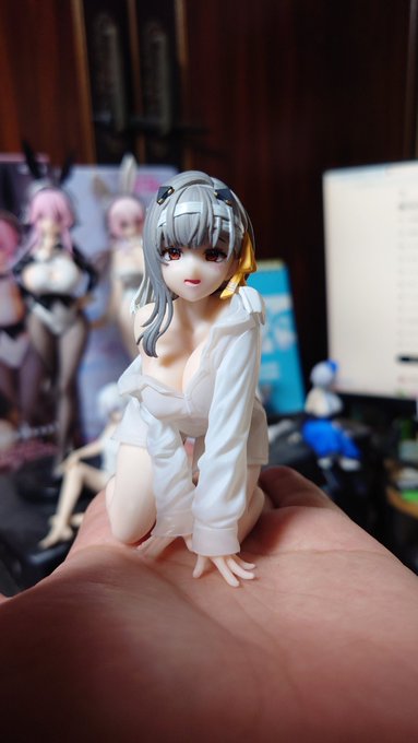 お迎えしたらかなり手乗りマリアンでびっくりした
そに子の台座におさまってまう… 